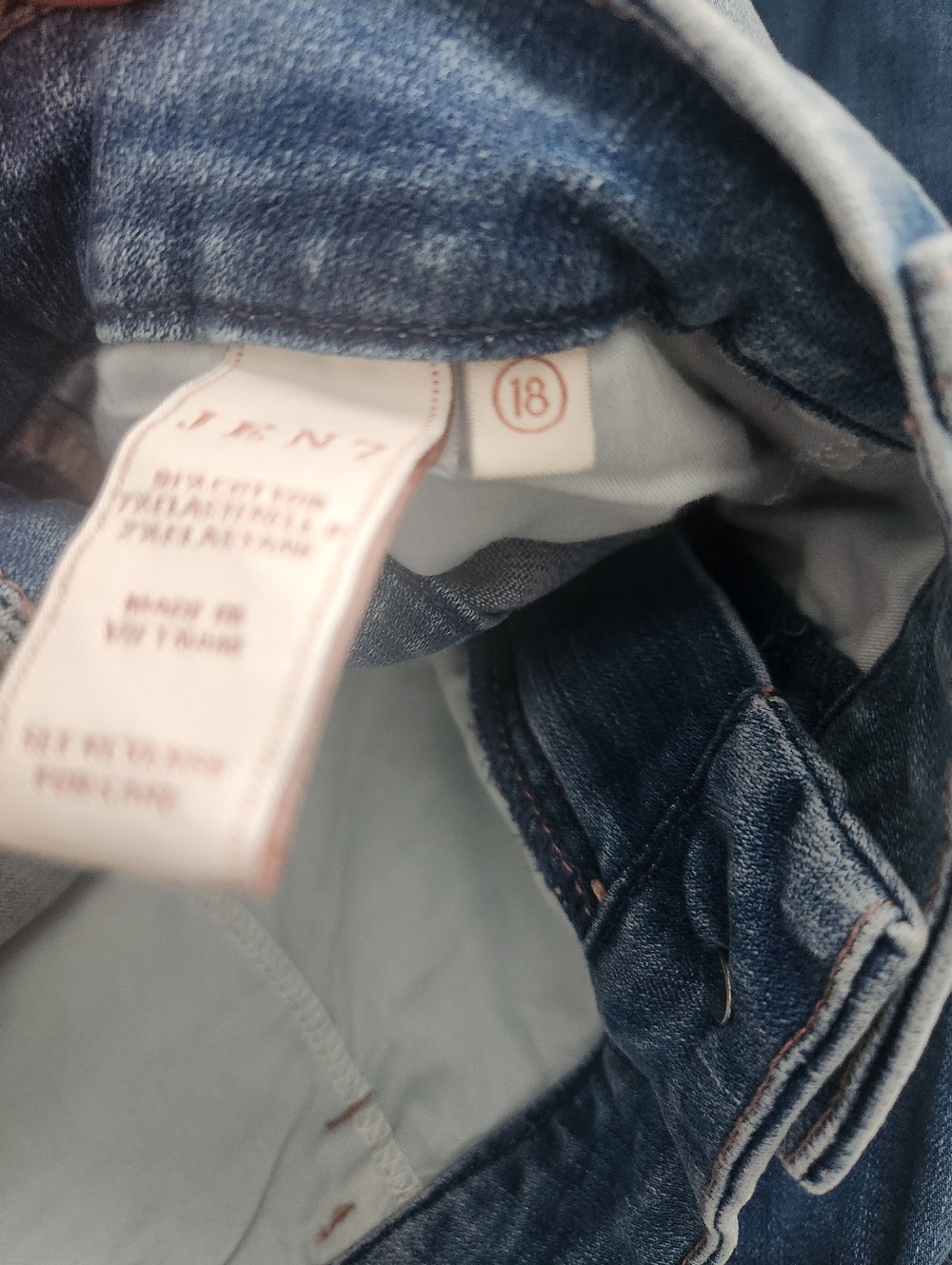 7 For All Mankind Light Blue Denim Bermuda Short - Women's 18 - Picture 4 of 6